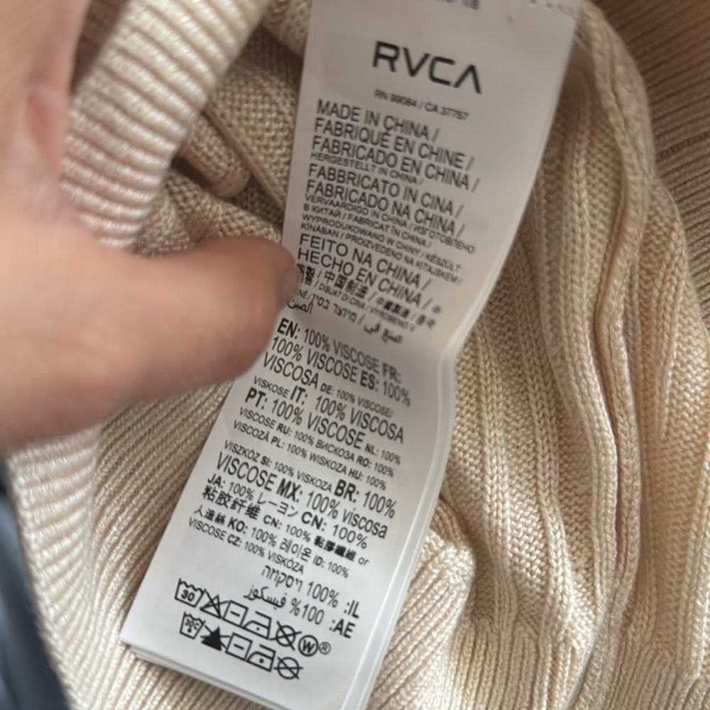 NWT RVCA Top - Picture 8 of 8
